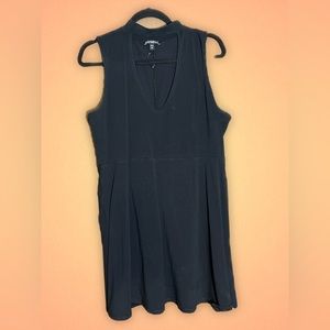 Express, XL, mockneck, keyhole, fit and flare